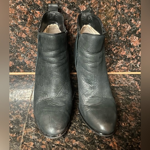 Michael kors black leather ankle boots 8.5 - Picture 2 of 10